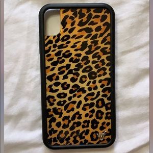 Wildflower Cheetah IPhone XR case